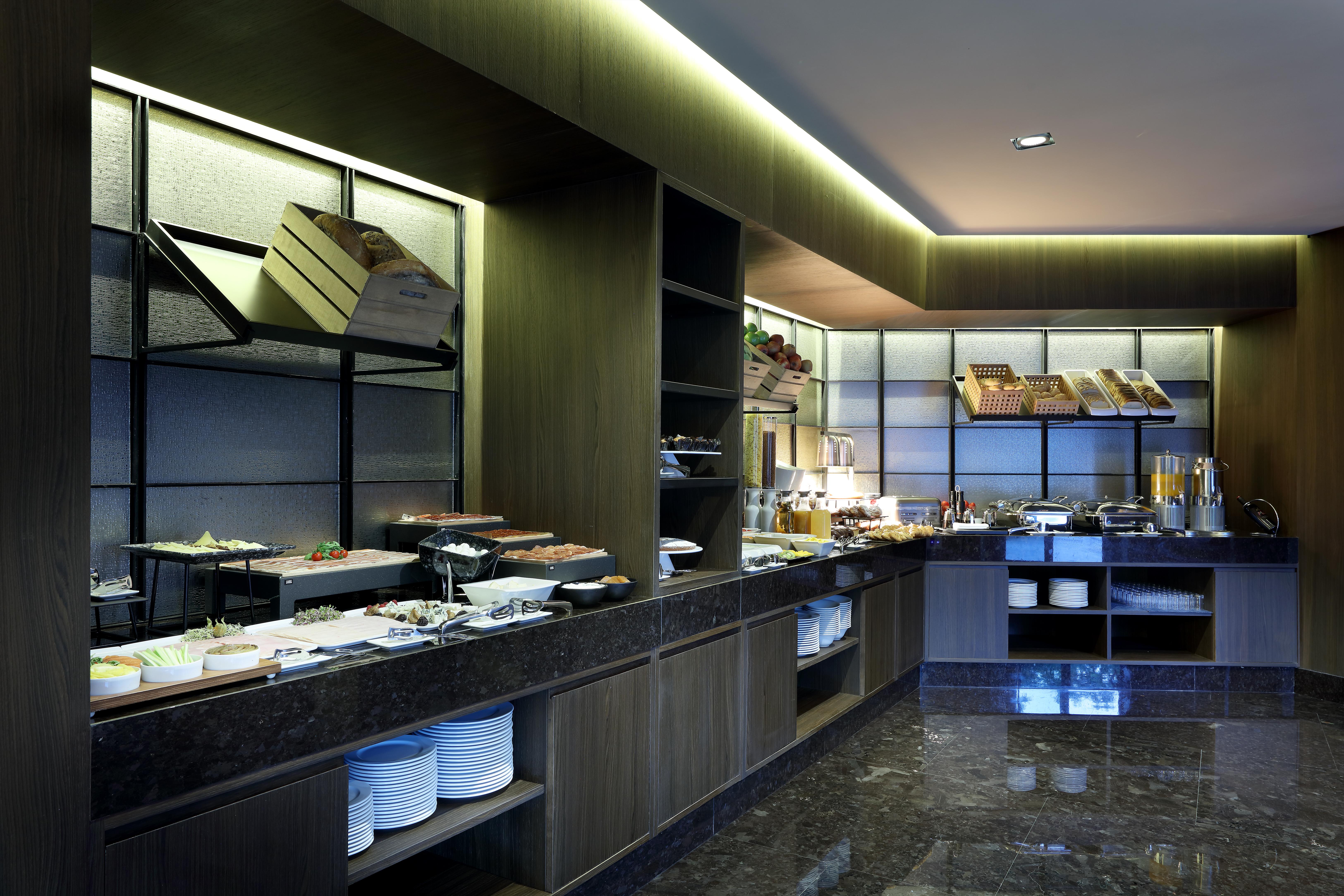 Aurea Washington Irving By Eurostars Hotel Company Γρανάδα Εξωτερικό φωτογραφία The buffet at the lounge